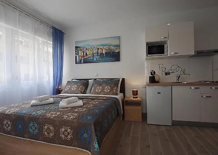 Apartment Roko & Borna *